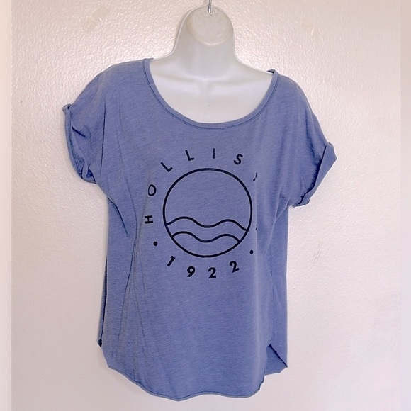 Hollister Tops - Hollister Tshirt